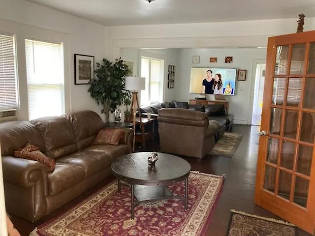 Country House On 1 Acre 4 Beds Great For Events Or A Quiet Weekend!