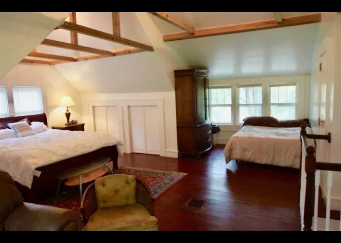 Country House On 1 Acre 4 Beds Great For Events Or A Quiet Weekend!