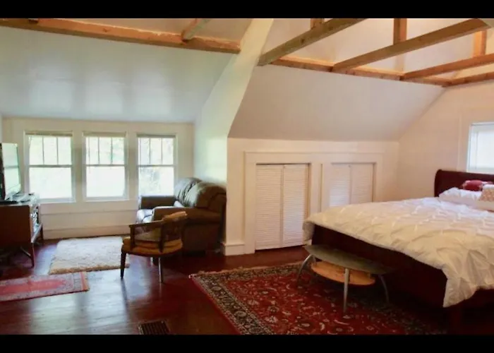 Country House On 1 Acre 4 Beds Great For Events Or A Quiet Weekend!