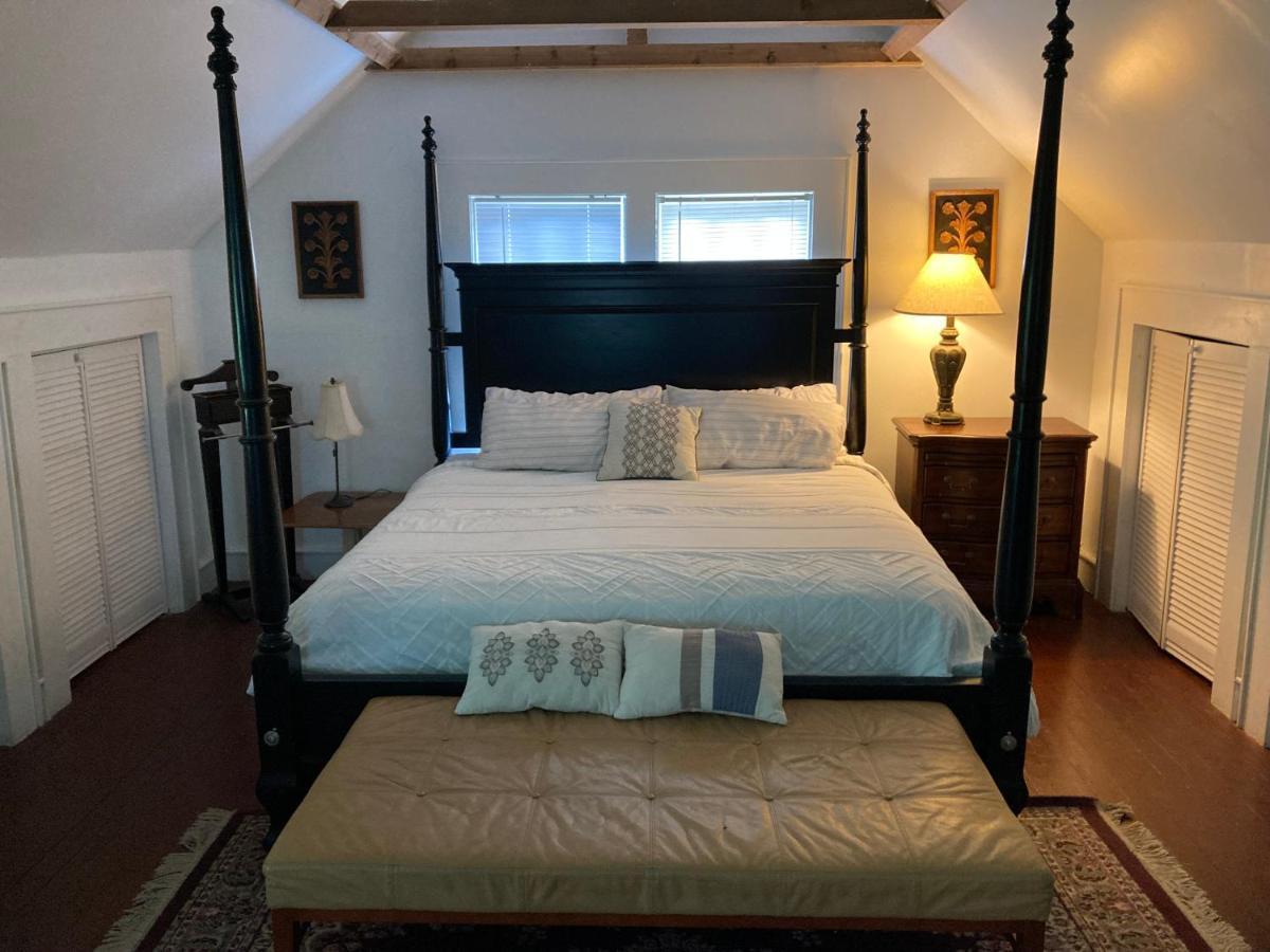 On 1 Acre 4 Beds Great For Events Or A Quiet Weekend! Holiday home *
