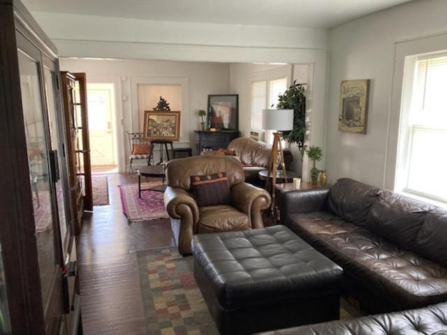 On 1 Acre 4 Beds Great For Events Or A Quiet Weekend! Holiday home Independence
